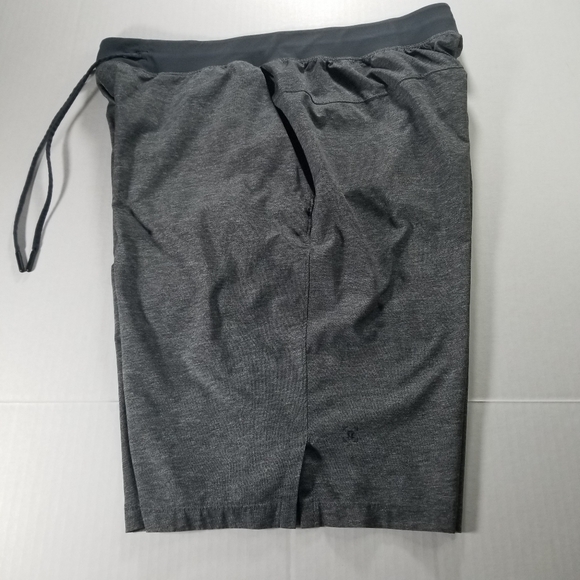 Lululemon THE Short Size Large L 11" Inseam Gray Abstract Geometric Mens - Picture 1 of 7